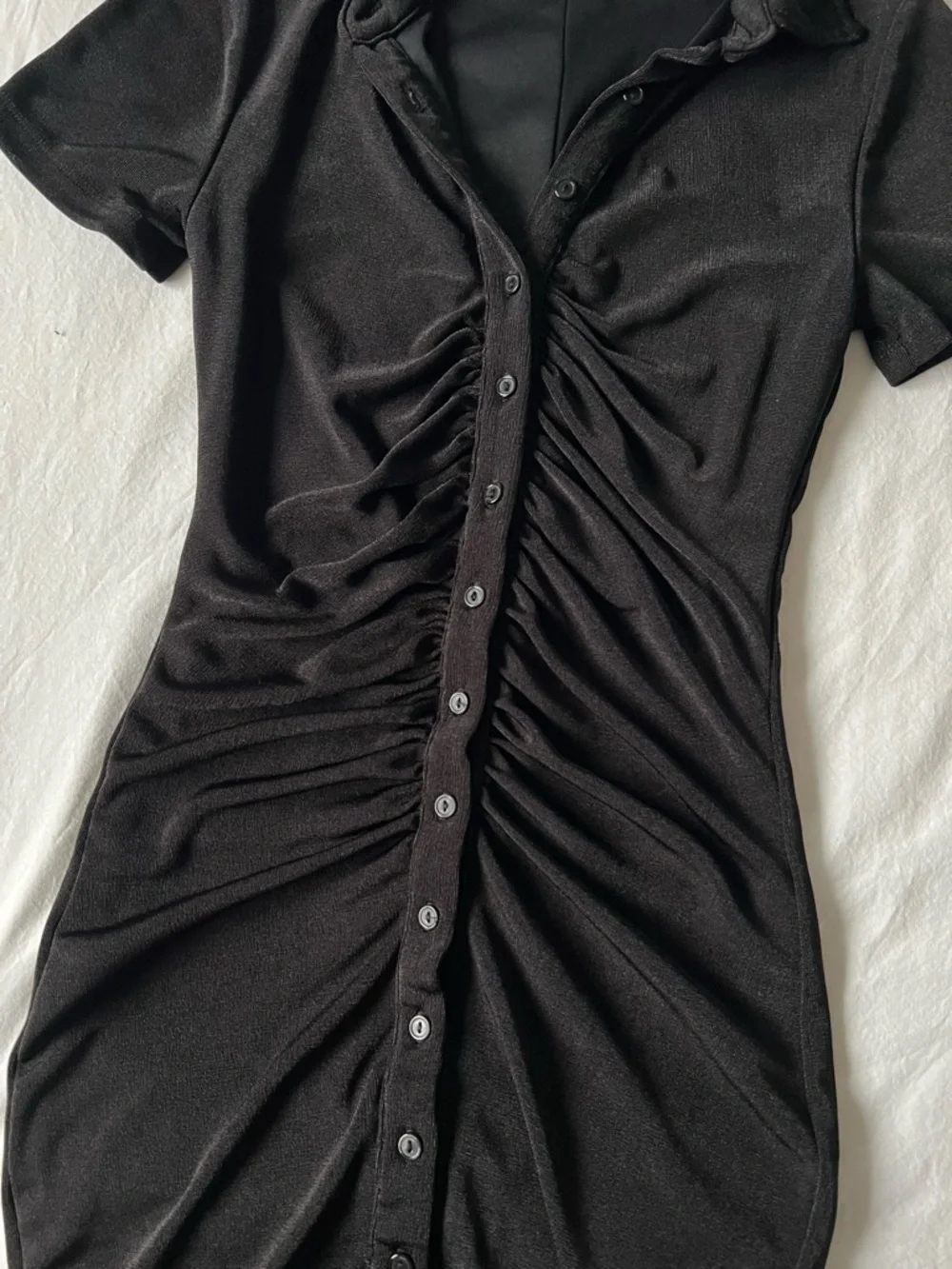 Dynamite Black Ruched Button-Front Midi Dress - Picture 3 of 5